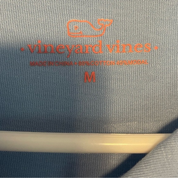 Vineyard Vines 3/4 button down - Picture 2 of 5